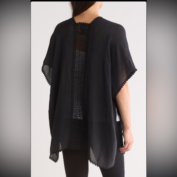 Steve Madden Lace Inset Ruana, BLACK, Size One, NWT - Picture 2 of 7